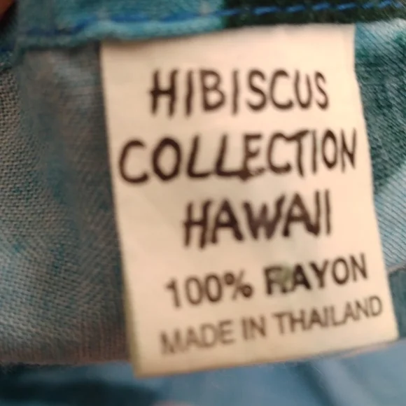 Hibiscus Collection Hawaii Scarf. - Picture 4 of 6